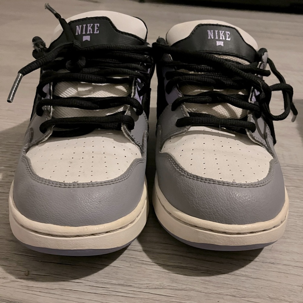 Nike Women's Purple and Grey Trainers